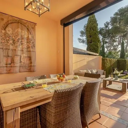Las Mimosas Beach Apartment