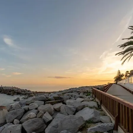 Las Mimosas Beach Apartment *